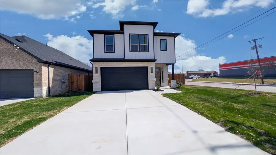 2339 4th Street, Grand Prairie, TX 75051 - #2