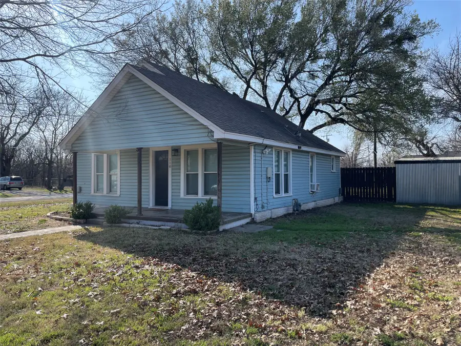 110 S Hubbard Street, Alvord, TX 76225 - #2