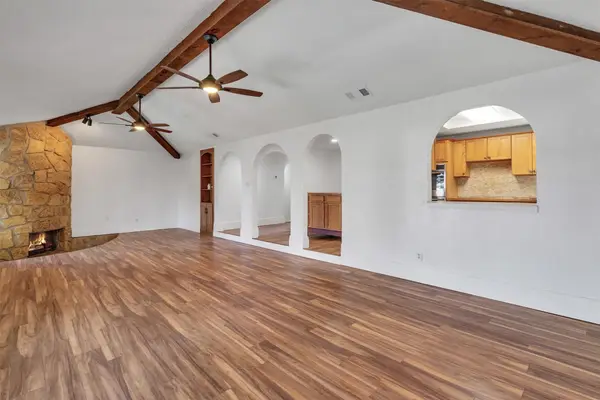 1031 Boston Boulevard, Bedford, TX 76022