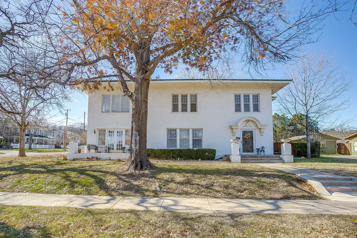 503 NW 4th Avenue, Mineral Wells, TX 76067 - #1