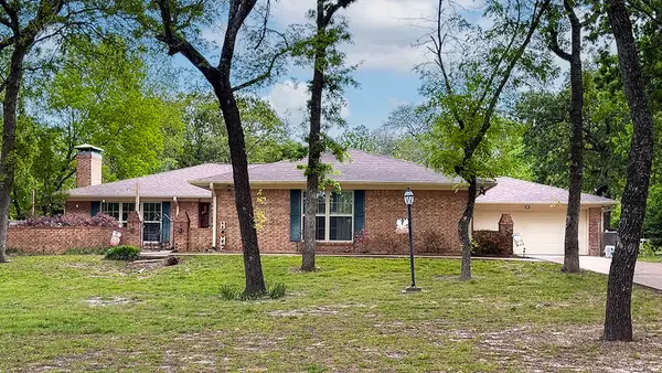 211 Trail Ridge Road, Athens, TX 75751