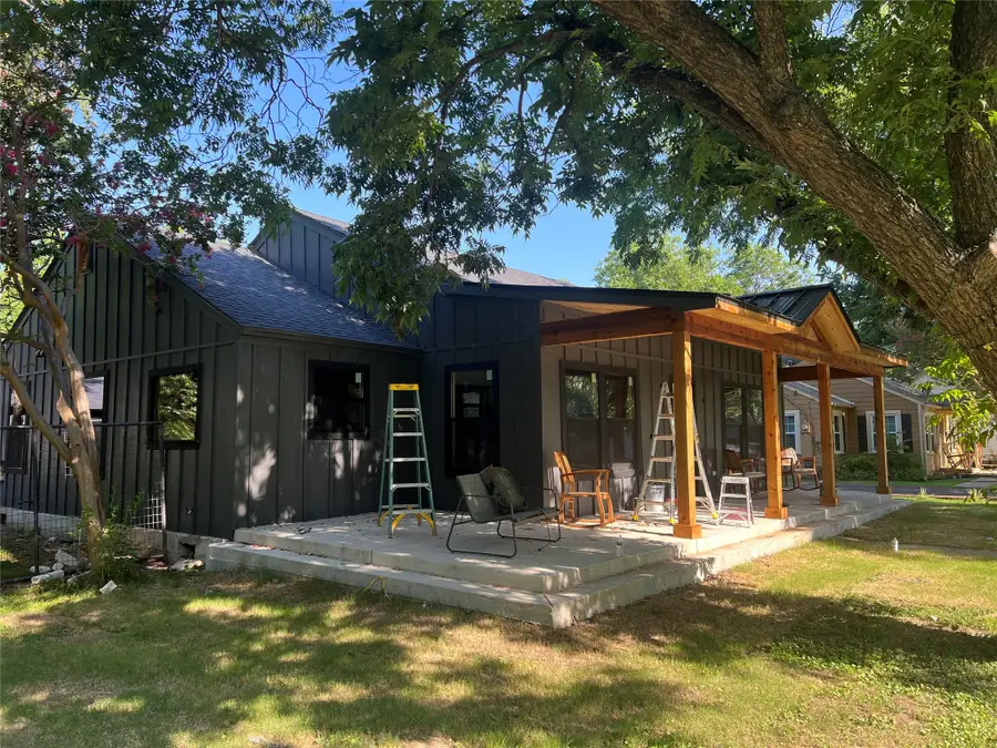 1605 S Houston Street, Kaufman, TX 75142 - #2