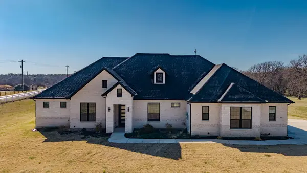 1001 Henry Way, Springtown, TX 76082