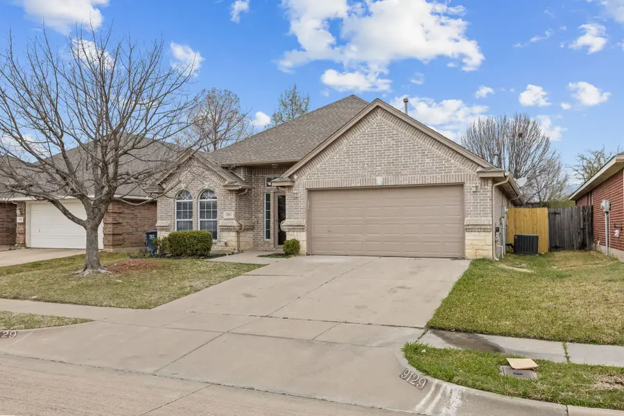 9129 River Trails Boulevard, Fort Worth, TX 76118 - #2