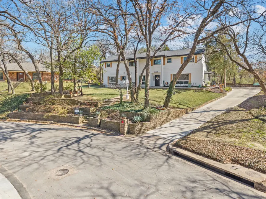 3905 Shady Creek Drive, Euless, TX 76040 - #3