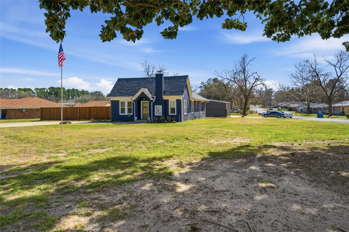 904 E College Street, Athens, TX 75751 - #1