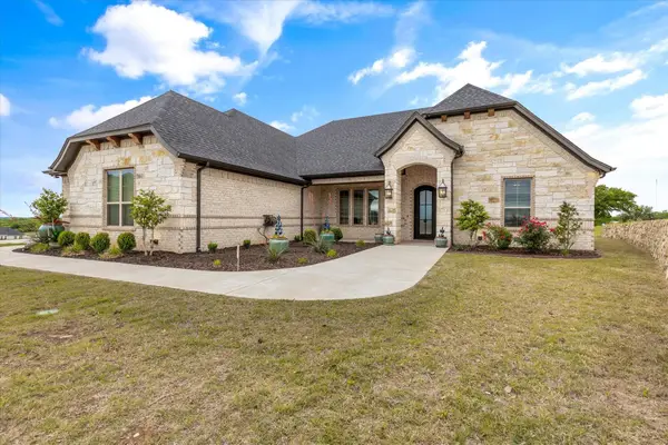 716 Coastal Meadows Court, Granbury, TX 76049