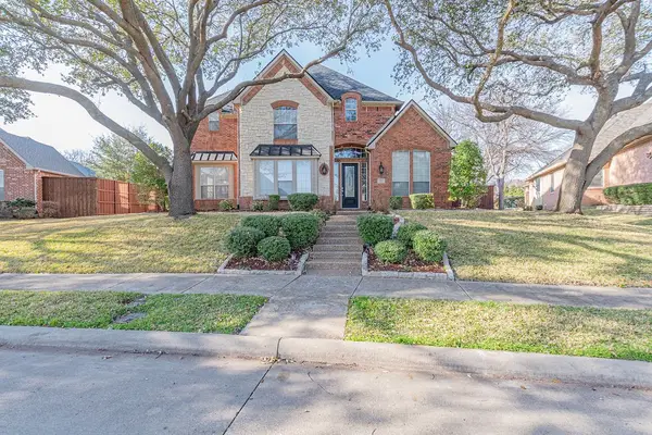 4209 Pinecreek Drive, Rowlett, TX 75088