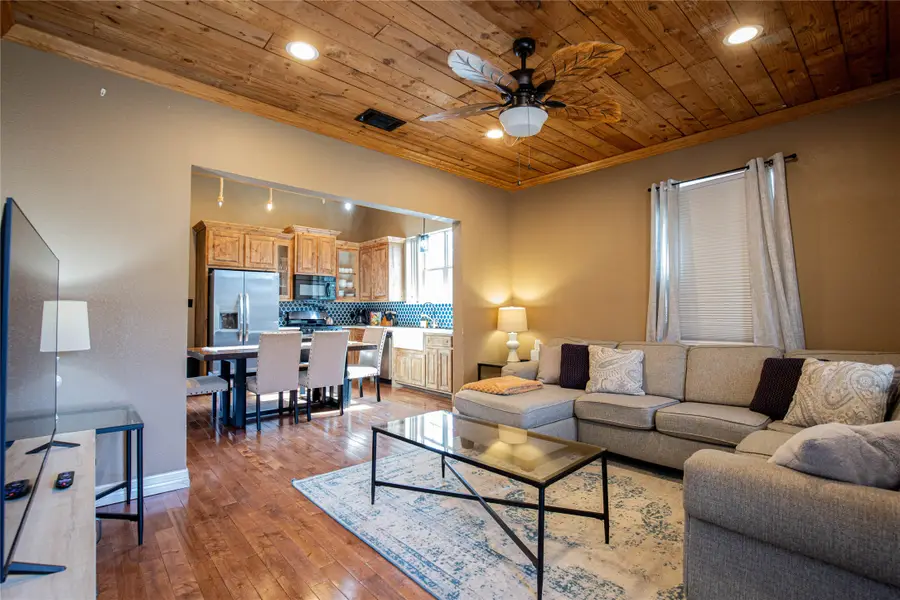 929 N 12th Street, Waco, TX 76707 - #3