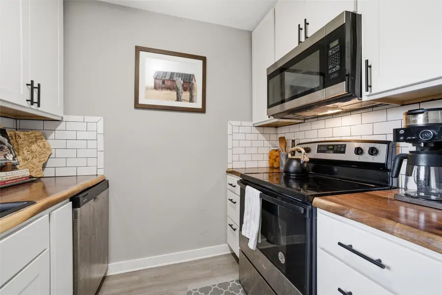 212 Queen Drive #208-212, Hewitt, TX 76643 - #3