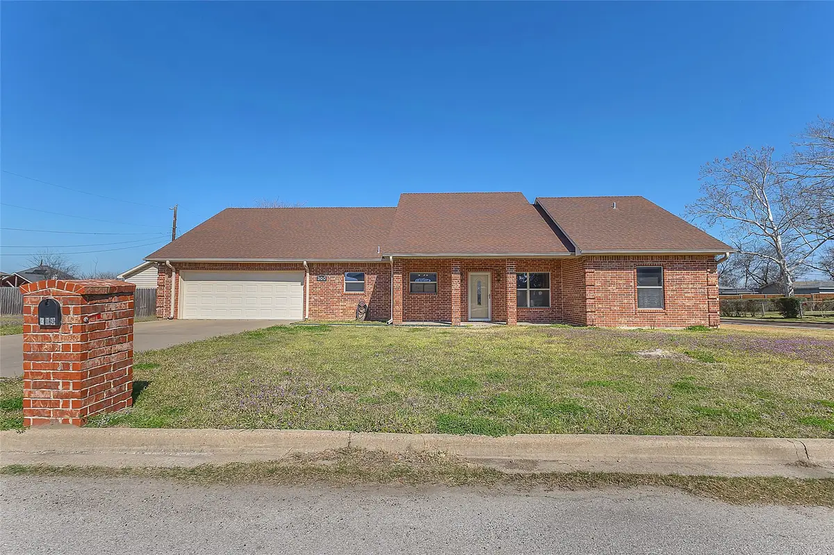 300 W Mcafee Street, Mabank, TX 75147 - #1