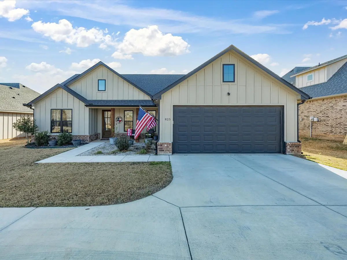825 Holbrook Road, Springtown, TX 76082 - #1