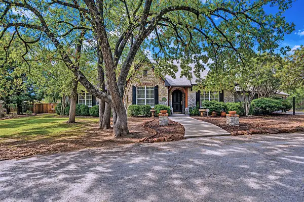 15 Oak Bluff Drive, Cross Roads, TX 76227