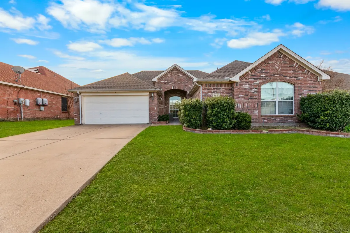 1631 Nashwood Drive, Grand Prairie, TX 75051 - #1