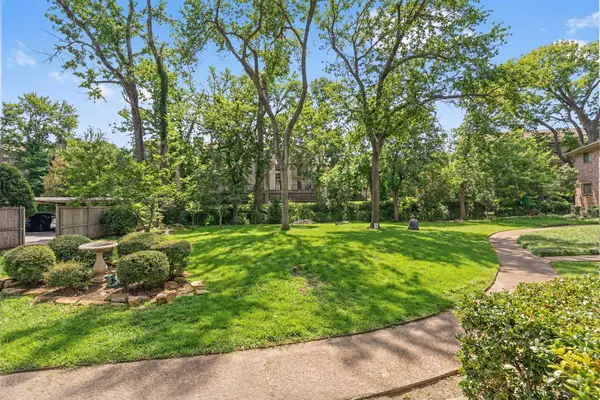 7812 Royal Lane #210, Dallas, TX 75230