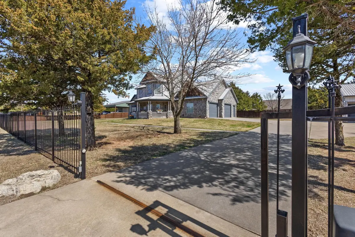 496 Brandon Way, Pottsboro, TX 75076 - #1