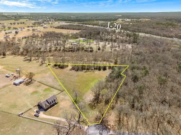 23771 Champion Drive, Lindale, TX 75771