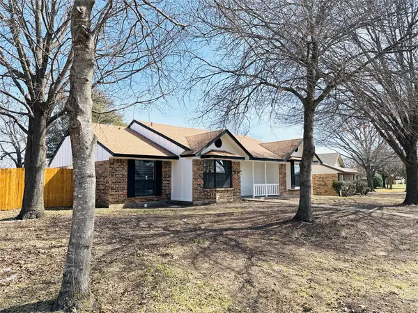 1310 Oak Run Drive, Duncanville, TX 75137