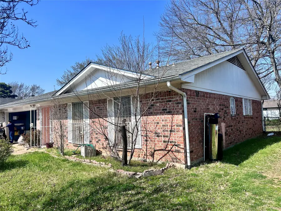 10405 Trail Avenue, Dallas, TX 75217 - #2