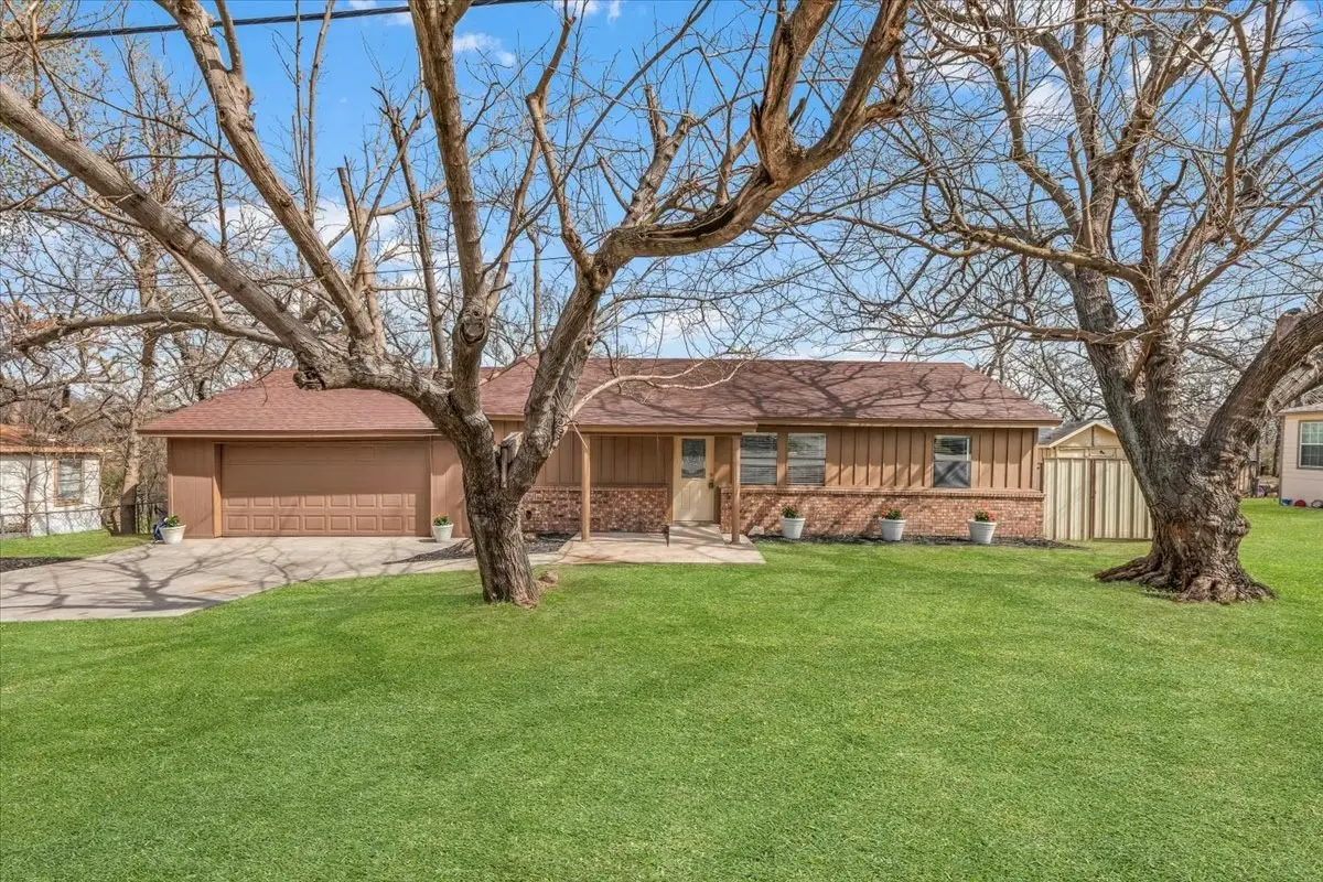 308 Alameda Road, Azle, TX 76020 - #1