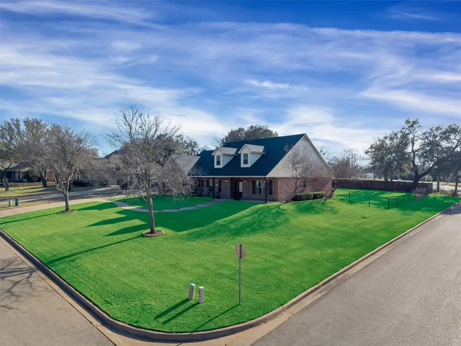 121 Heritage Place, Glen Rose, TX 76043 - #2