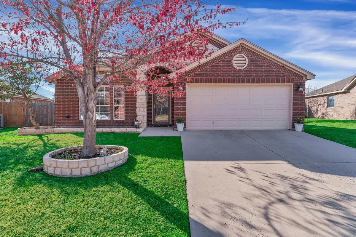 613 Creek Point Drive, Saginaw, TX 76179 - #1