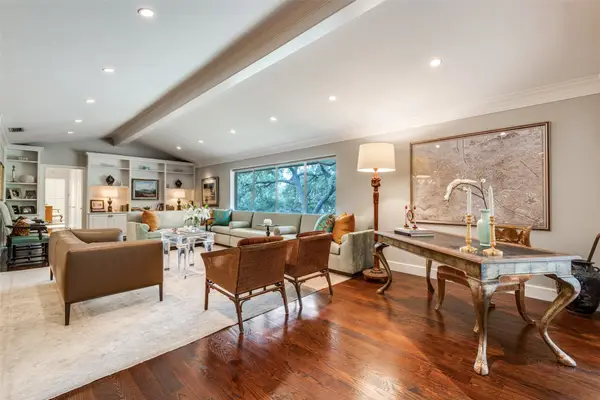 6130 Bandera Avenue #D, Dallas, TX 75225