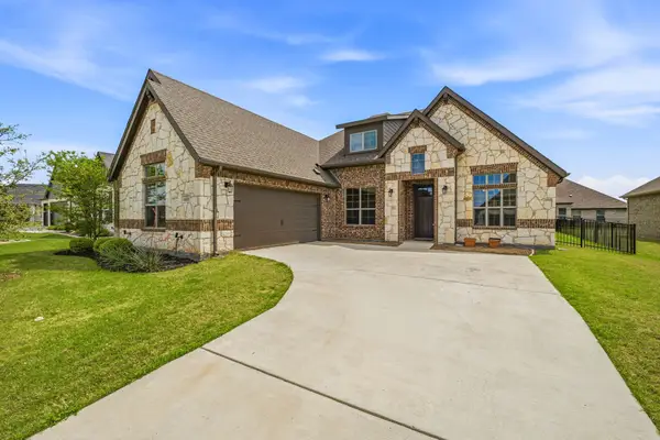 1038 Mickelson Drive, Granbury, TX 76048