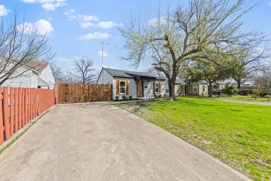 534 NE 23rd Street, Grand Prairie, TX 75050 - #2