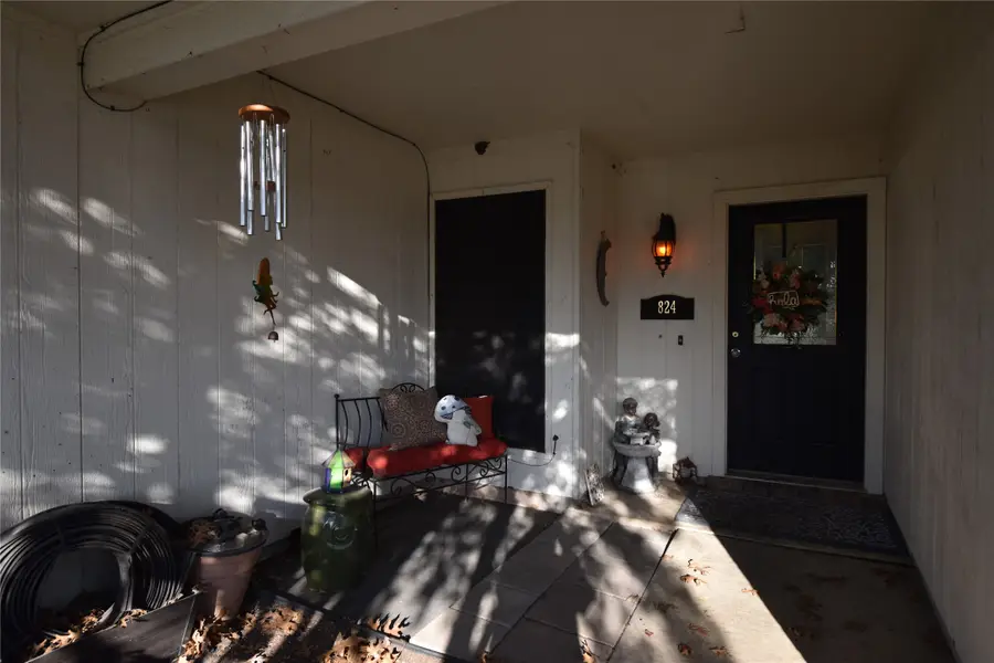 824 Barkridge Trail, Burleson, TX 76028 - #3