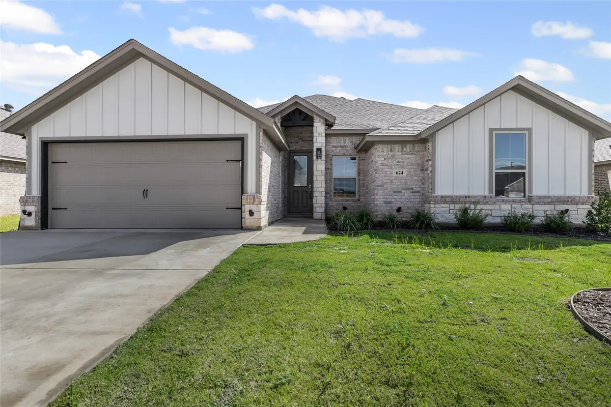 624 Jameson Street, Springtown, TX 76082 - #1