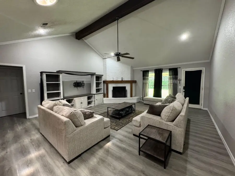 860 40th Street Se, Paris, TX 75462 - #2