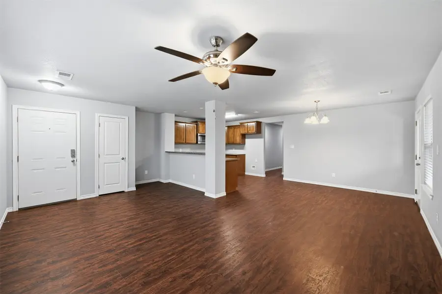 709 W Madison Street, Ennis, TX 75119 - #3