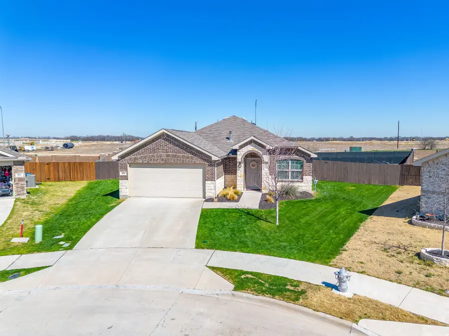 800 Amberwood Court, Fort Worth, TX 76052 - #2