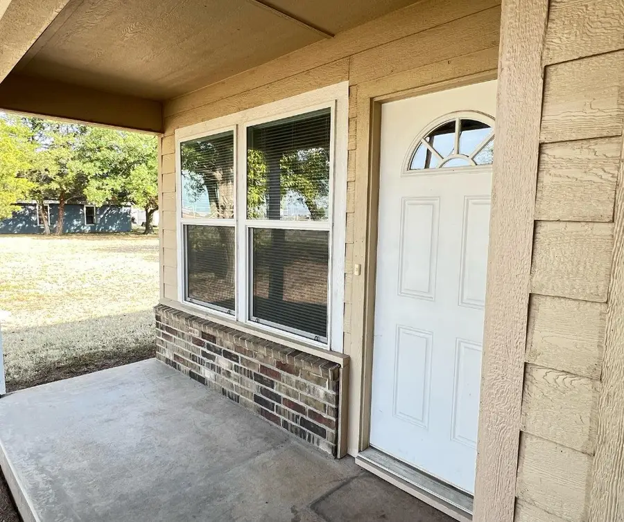 1612-1614 Albert Broadfoot Street, Bonham, TX 75418 - #3