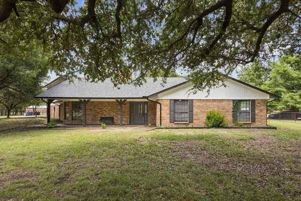 10 Chisholm Trail, Lucas, TX 75002