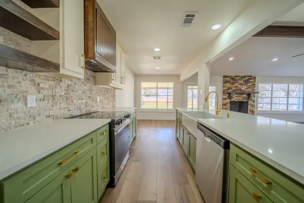 415 Dow Ross Boulevard, Duncanville, TX 75116