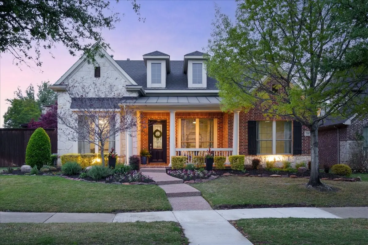 636 Duke Saxony Drive, Lewisville, TX 75056 - #1