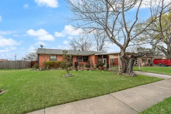 106 W Vista Drive, Garland, TX 75041