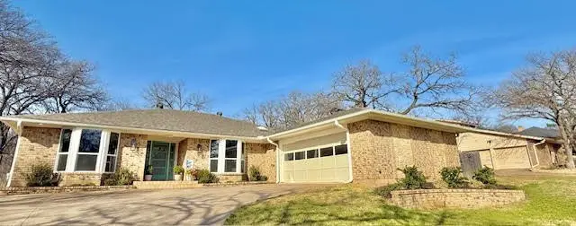 2805 Burlwood Drive, Dalworthington Gardens, TX 76016 - #1