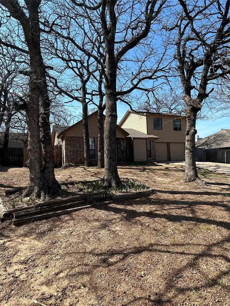 721 Timberoaks Drive, Azle, TX 76020 - #2