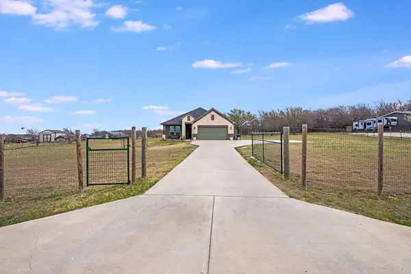 2541 Emerald Forest Drive, Burleson, TX 76028