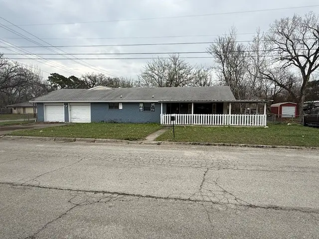 1217 N Lamb Street, Bowie, TX 76230 - #1