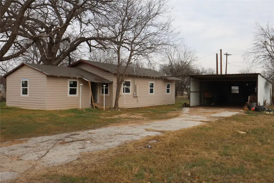 510 N Connellee Avenue, Eastland, TX 76448 - #2