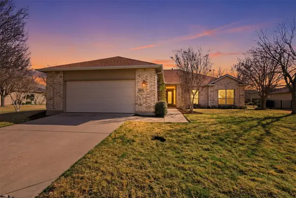 8925 Crestview Drive, Denton, TX 76207