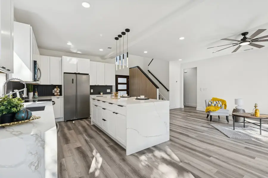 808 Lake Bridge Drive, Lake Dallas, TX 75065 - #3