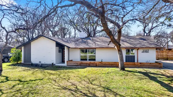 2337 Vega Street, Grand Prairie, TX 75050