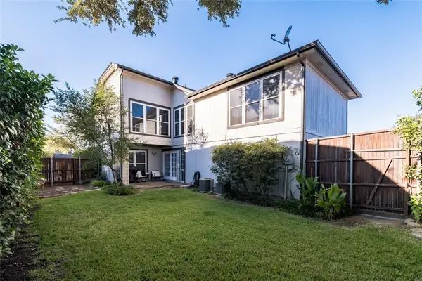 2939 Hunters Point Lane, Carrollton, TX 75007