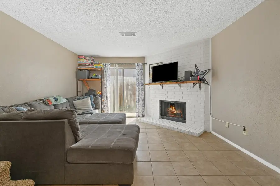 621 Carriagehouse Lane #2, Garland, TX 75040 - #2