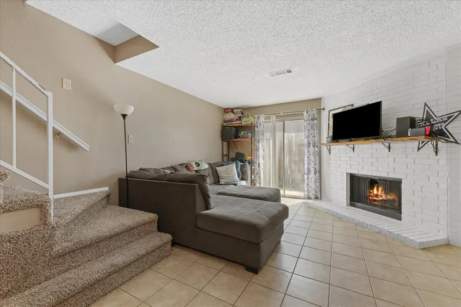 621 Carriagehouse Lane #2, Garland, TX 75040 - #3